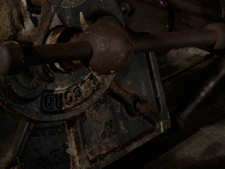 Vice, Machinery